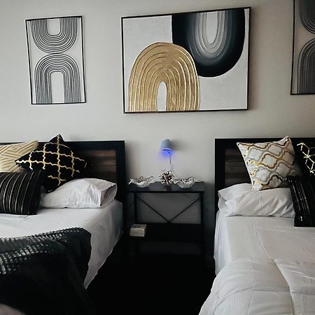 Stylish Cozy Quiet Family Retreat And Romantic Getaway Sleeps Up To 7 With Fast Wifi, Free Parking, Work Station, Alexa Enabled, Fenced In Backyard For Pets Grill Party Patio, Porch, Beach, Canal, Stadium,Boardwalk Restaurants, And Much More! Atlantic City Eksteriør bilde